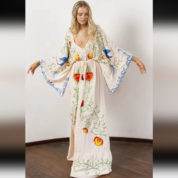 Beige and Red V-Neck Maxi Sundress with Bishop Sleeves - Picture 9 of 16